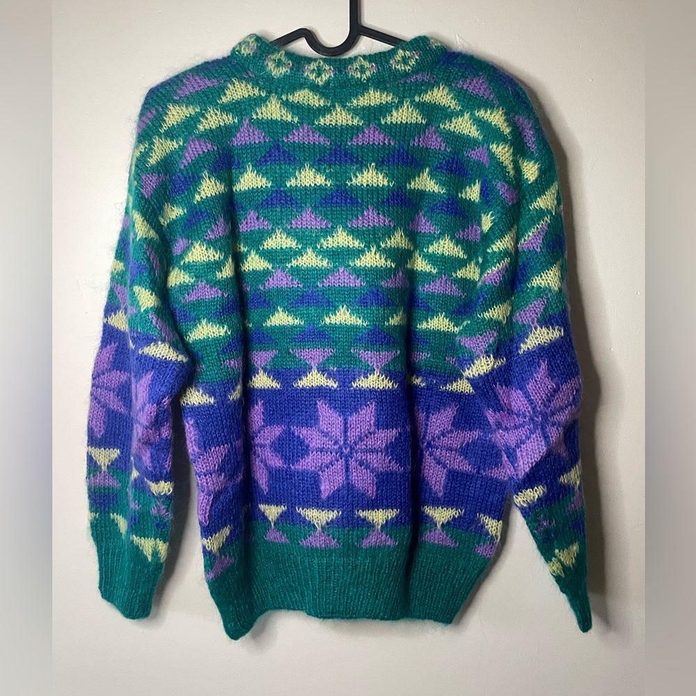 Colorful Geometric Sweater - Picture 4 of 5
